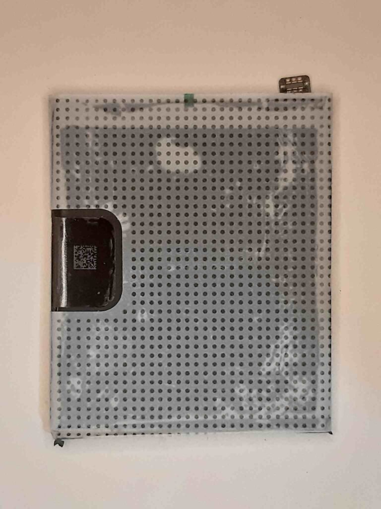 Batteria Di Ricambio Per OnePlus 7T – BLP743 – 3800mAh Originale – Kit Strumenti Incluso