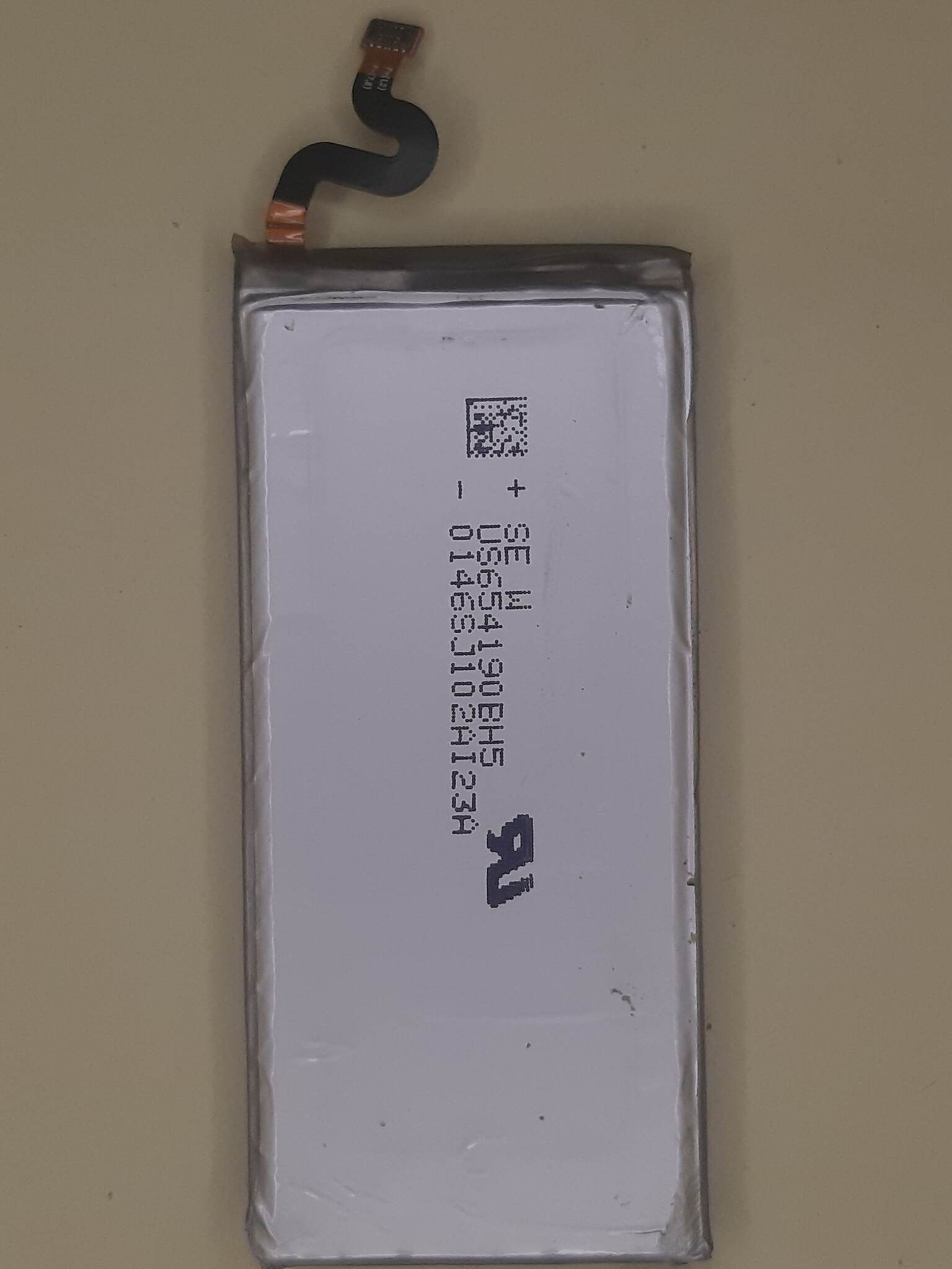 Samsung Galaxy S8 Active Battery Replacement - Image 2